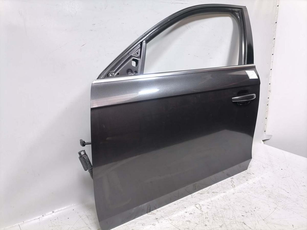 Audi A4 8K B8 original T&uuml;r vorn links LZ7L Lavagrau Rohbau Bj.2009